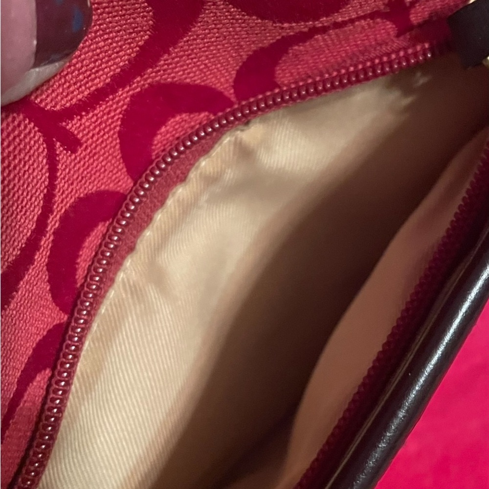 Red purse - Picture 7 of 7